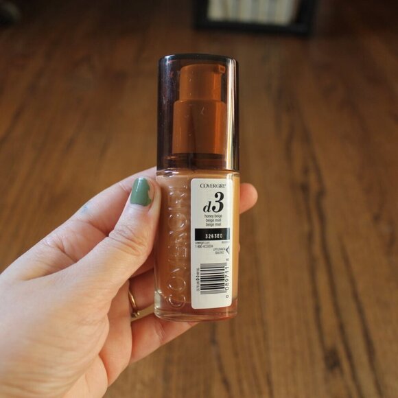 Beauty Bundle #2 | Liquid & Powder Foundation | No7, L'Oréal, Covergirl - Picture 4 of 9